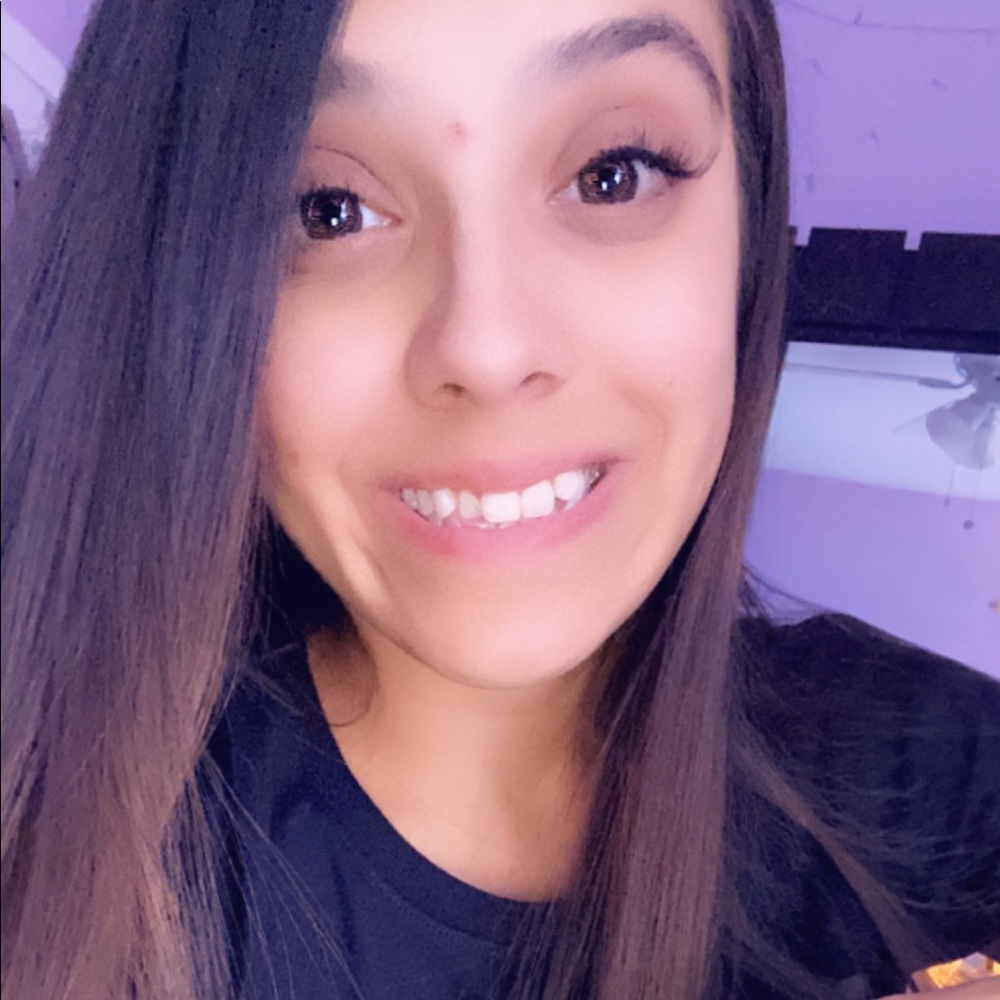 Meet your Posher, Abigail